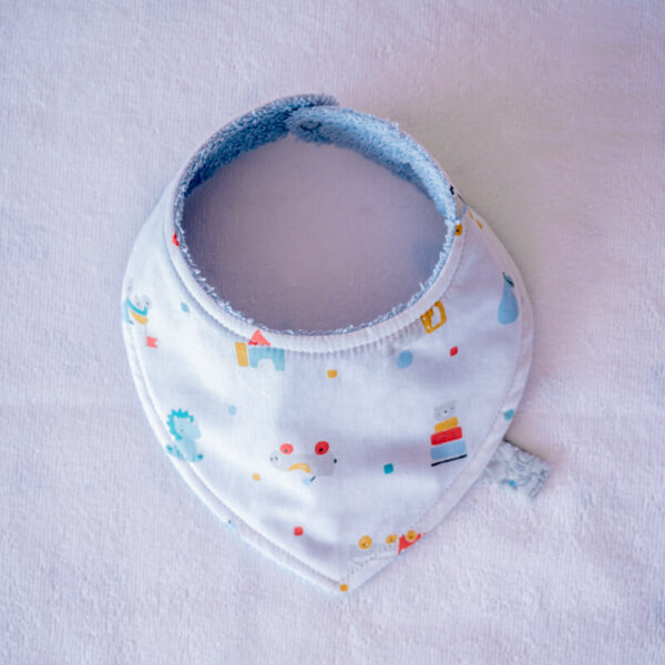 Βρεφική σαλιάρα από βαμβάκι Oeko-Tex με Toys Boy print | Karfitsomesogatos