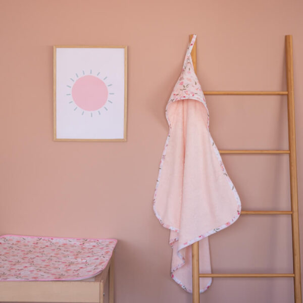 Βρεφική μπουρνουζοπετσέτα από βαμβάκι Oeko-Tex με Pretty Flowers print | Karfistosmenosgatos