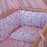 Βαμβακερή προστατευτική πάντα κούνιας με print Pretty Flowers | Karfitsomenosgatos