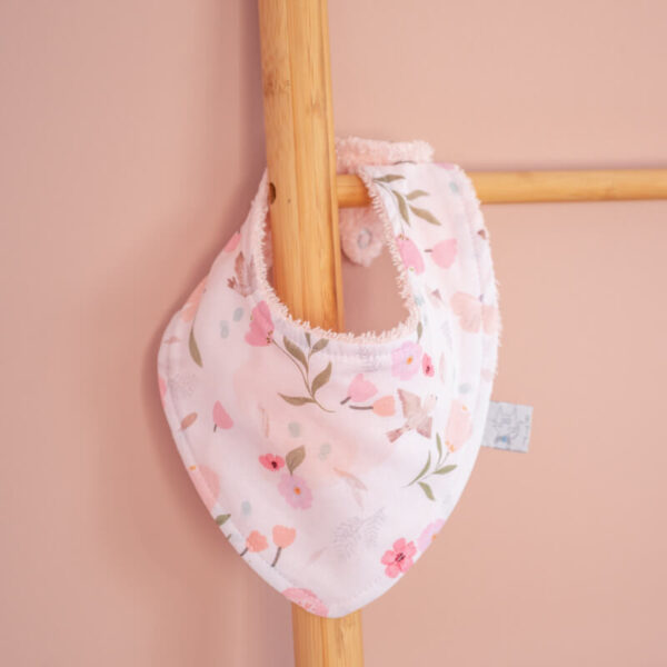 Βρεφική σαλιάρα από βαμβάκι Oeko-Tex με Pretty Flowers print | Karfistosmenosgatos