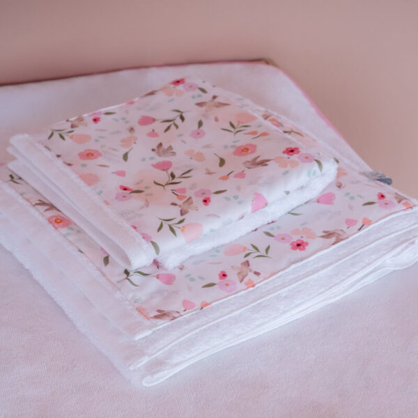 Σετ πετσέτες (2 τεμαχίων) από βαμβάκι Oeko-Tex με Pretty Flowers print | Karfitsomenosgatos