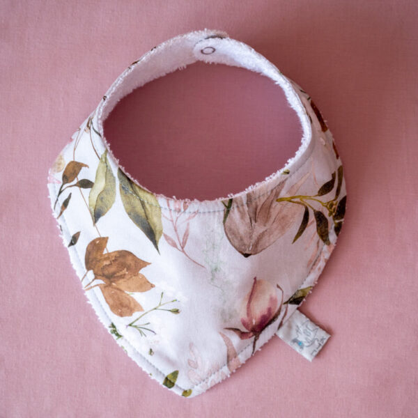 Βρεφική σαλιάρα από βαμβάκι Oeko-Tex με Peonies print | Karfitsomenosgatos