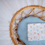 Σετ σεντόνια λίκνου 2 τεμαχίων από βαμβάκι Oeko-Tex με Toys Boy print | Karfitsomenosgatos