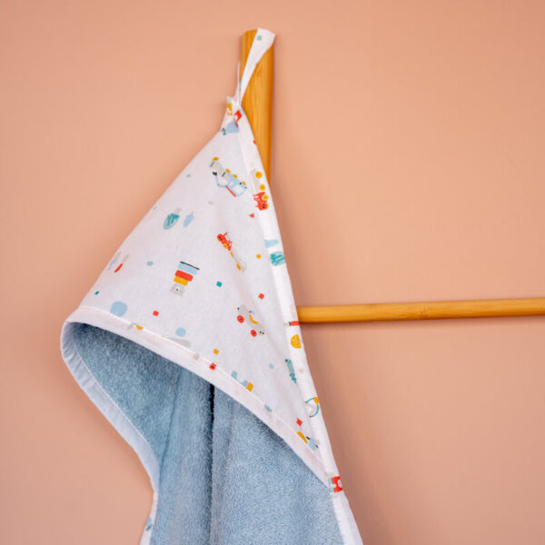 Βρεφική μπουρνουζοπετσέτα από βαμβάκι Oeko-Tex με Toys Boy print | Karfitsomenosgatos