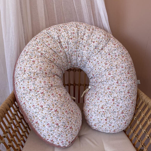 Βαμβακερό μαξιλάρι θηλασμού/εγκυμοσύνης με print Spring | Karfitsomensogatos