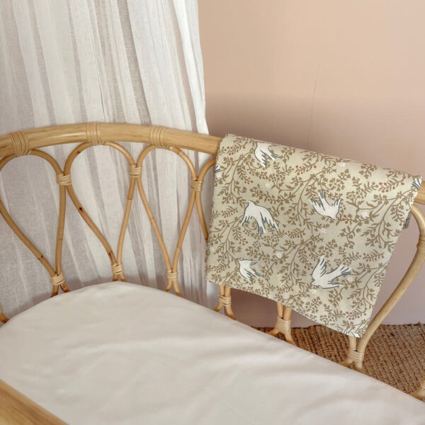 Σετ σεντόνια λίκνου 2 τεμαχίων από βαμβάκι Oeko-Tex με Swallow print | Karfitsomenosgatos