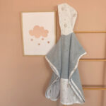 Παιδικό πόντσο θαλάσσης από οργανικό βαμβάκι Oeko-Tex με To The Moon print | Karfitsomenosgatos