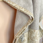 Παιδικό πόντσο θαλάσσης από βαμβάκι Oeko-Tex με Swallow print | Karfitsomenosgatos