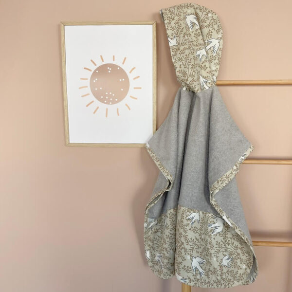 Παιδικό πόντσο θαλάσσης από βαμβάκι Oeko-Tex με Swallow print | Karfitsomenosgatos