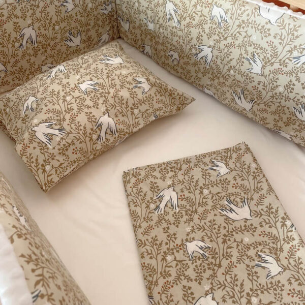 Σετ σεντόνια κούνιας 3 τεμαχίων από βαμβάκι Oeko-Tex με Swallow print | Karfitsomenosgatos