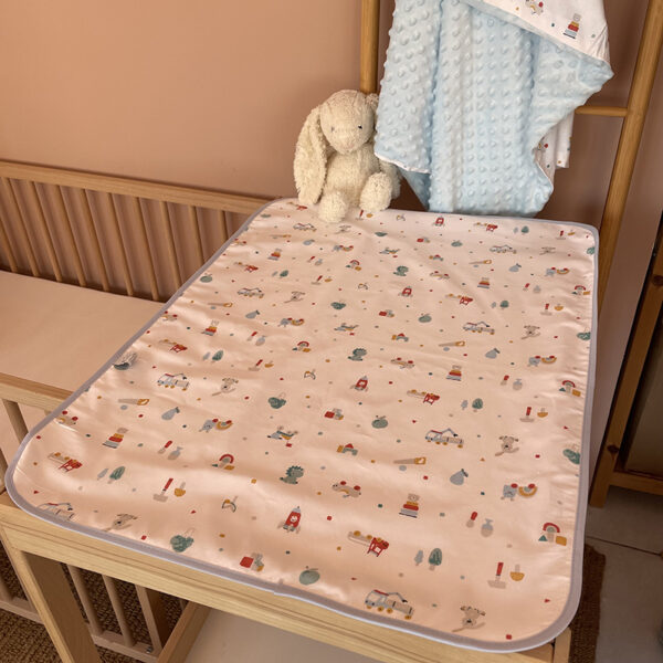 Αδιάβροχο κάλυμμα αλλαγής πάνας από οργανικό βαμβάκι Oeko-Tex με Toys Boy print